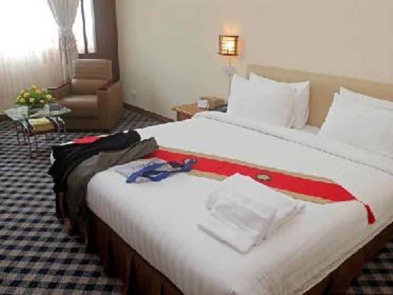Asia Plaza Hotel Yangon Extérieur photo