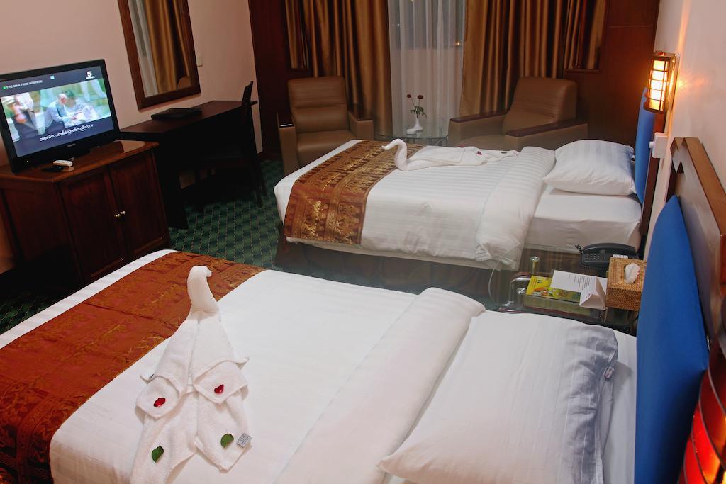 Asia Plaza Hotel Yangon Extérieur photo