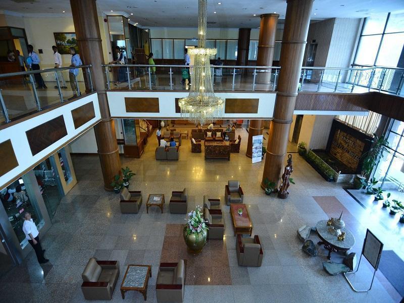 Asia Plaza Hotel Yangon Extérieur photo