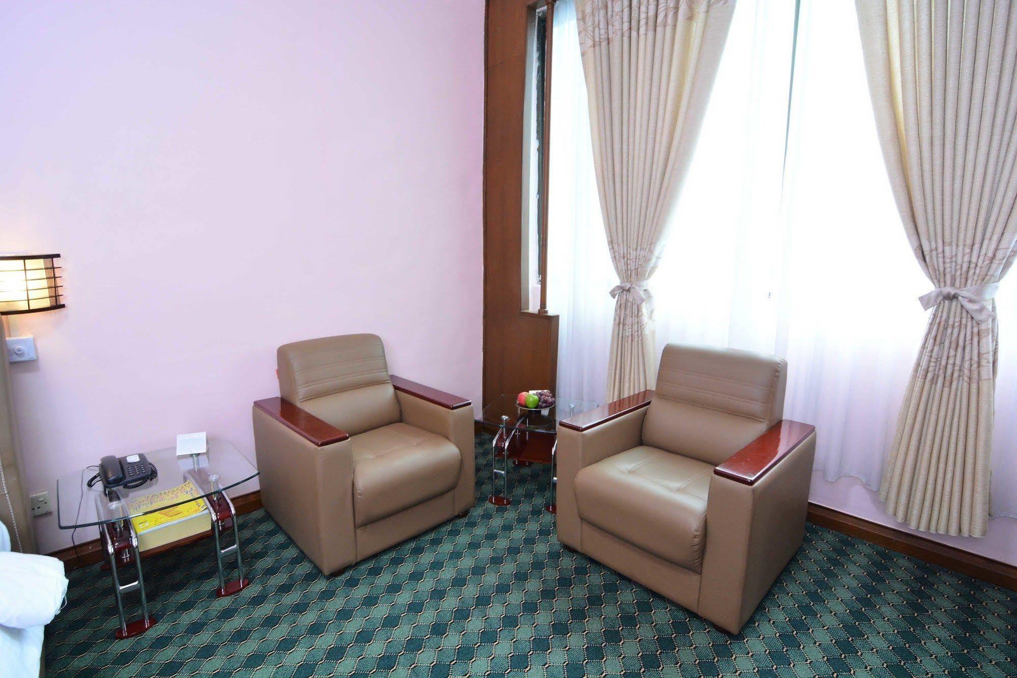 Asia Plaza Hotel Yangon Extérieur photo