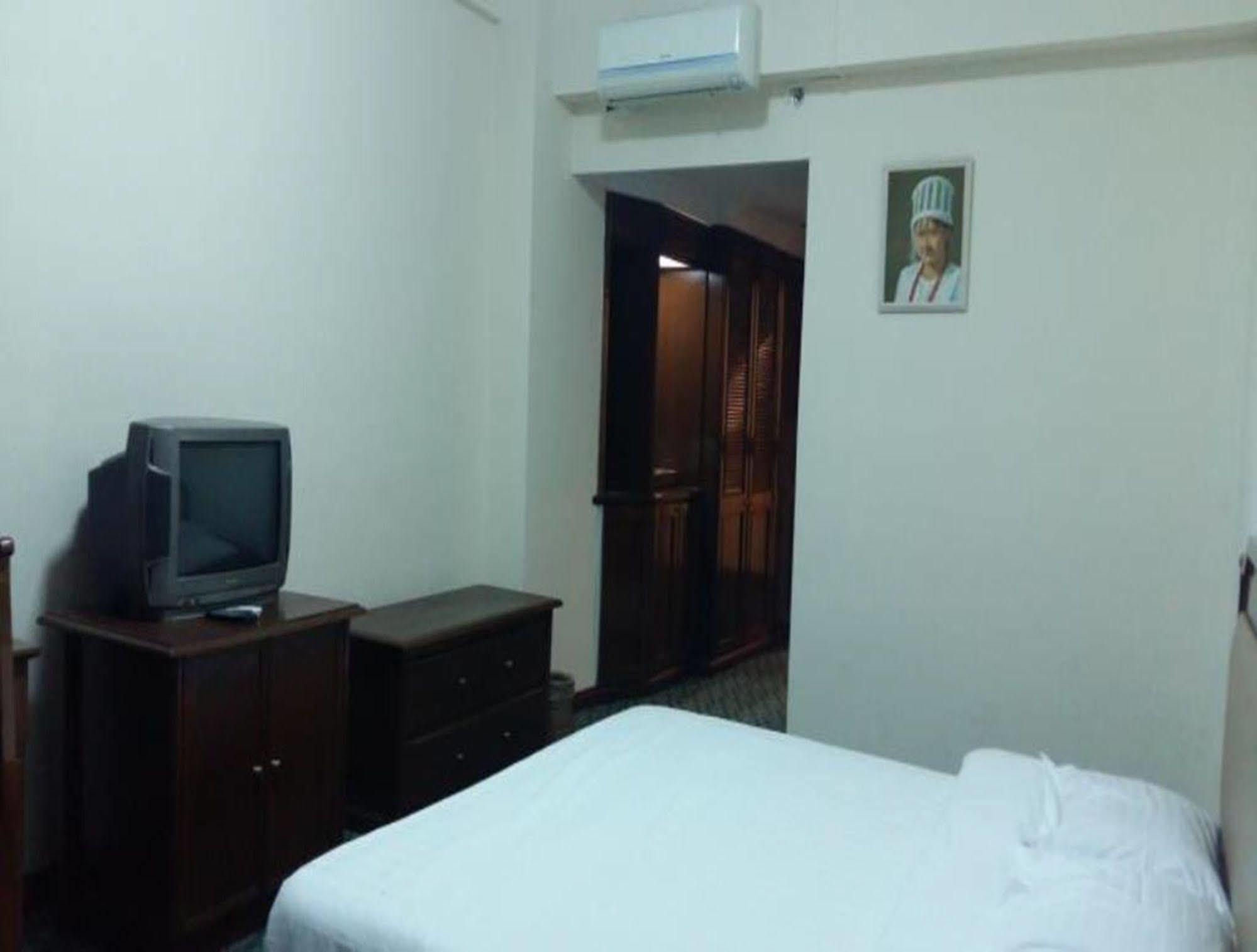 Asia Plaza Hotel Yangon Extérieur photo