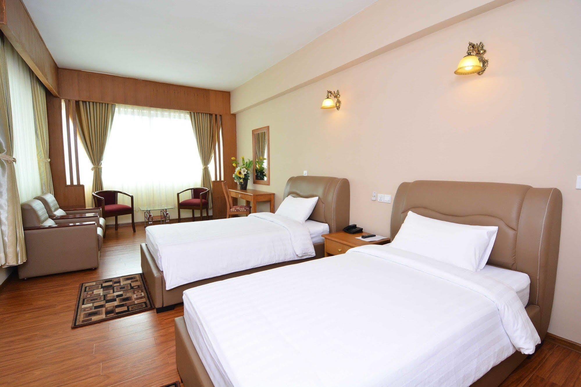 Asia Plaza Hotel Yangon Extérieur photo