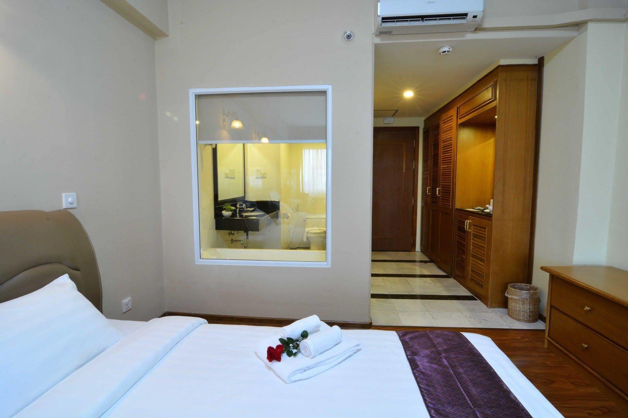Asia Plaza Hotel Yangon Extérieur photo