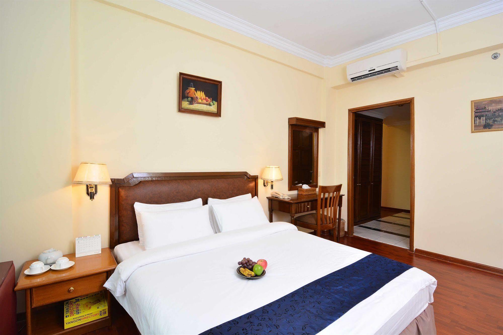 Asia Plaza Hotel Yangon Extérieur photo