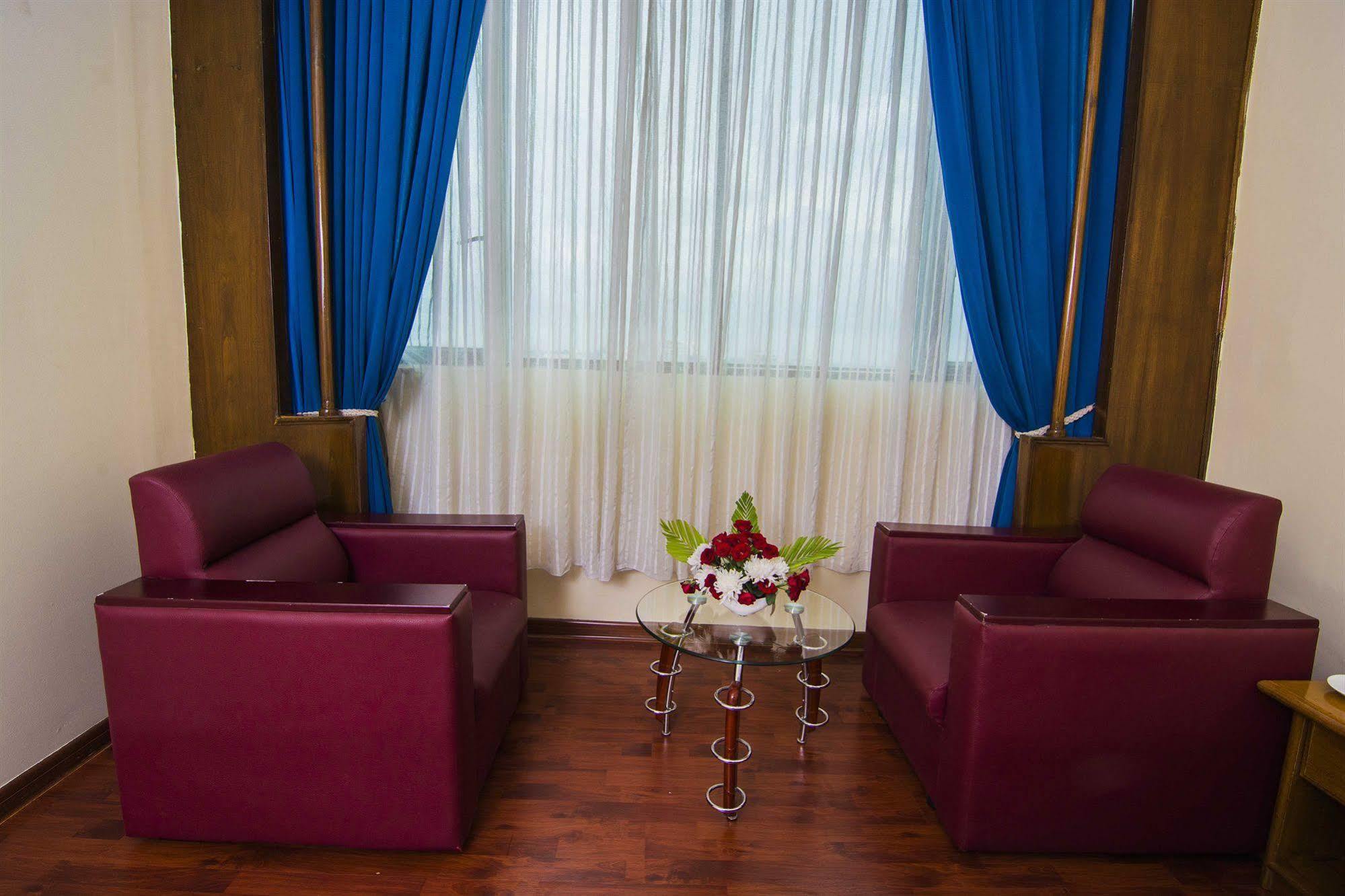 Asia Plaza Hotel Yangon Extérieur photo