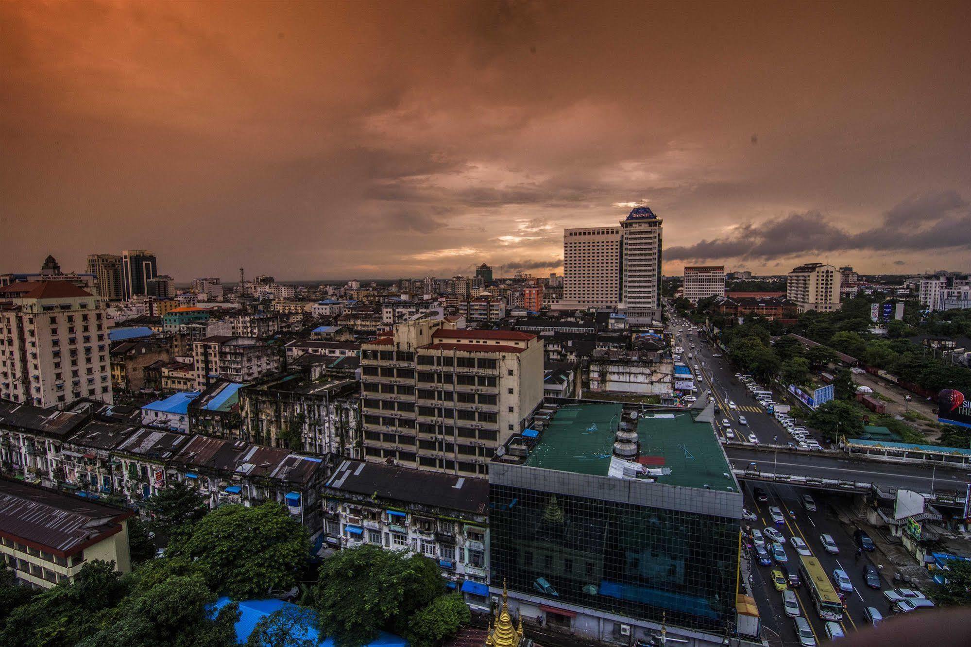 Asia Plaza Hotel Yangon Extérieur photo